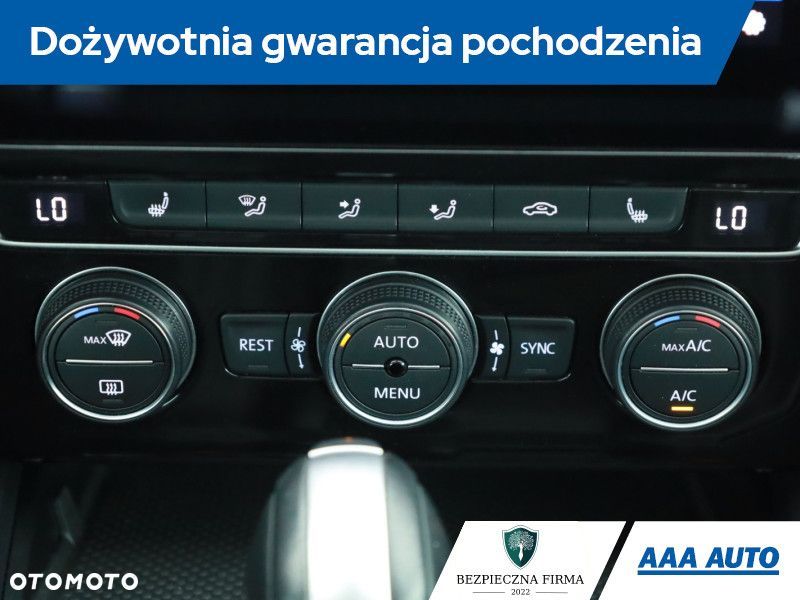 Volkswagen Passat - 12