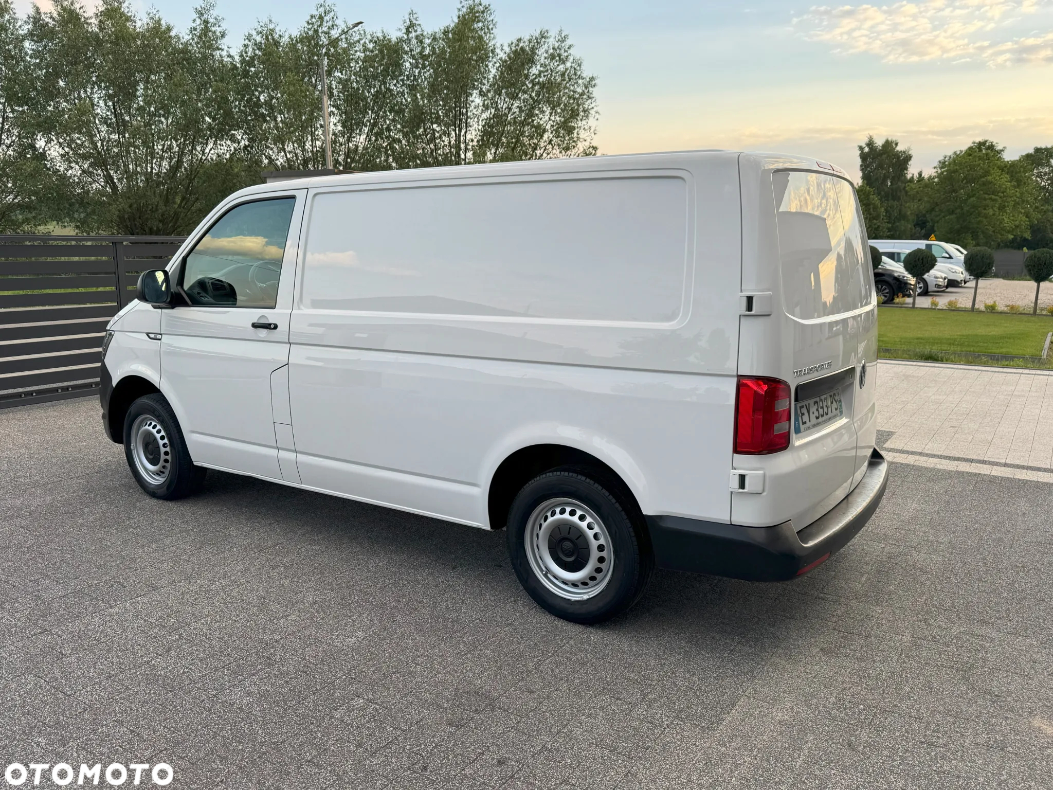 Volkswagen Transporter - 11