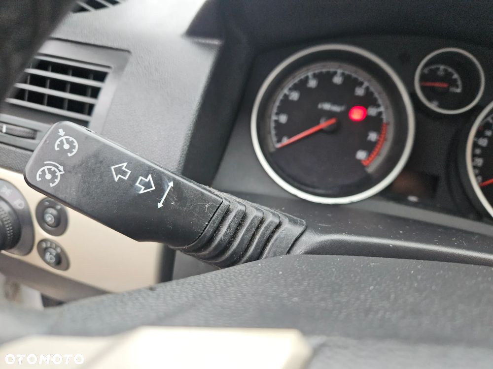 Opel Astra 1.6 NAVI - 15