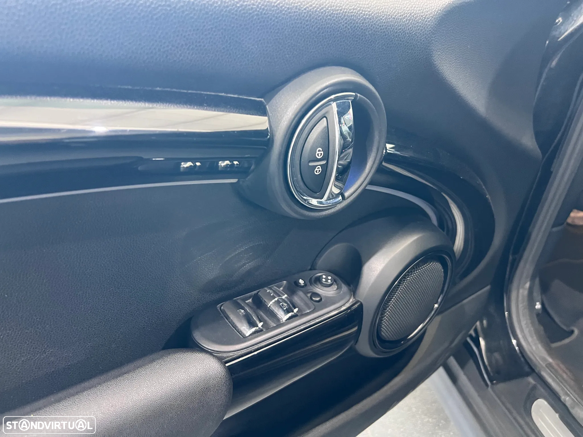MINI Cabrio Cooper Auto - 10
