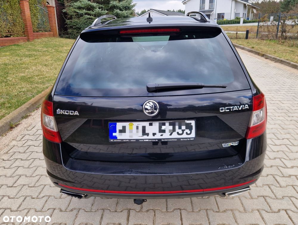 Skoda Octavia 2.0 TDI DSG RS - 23