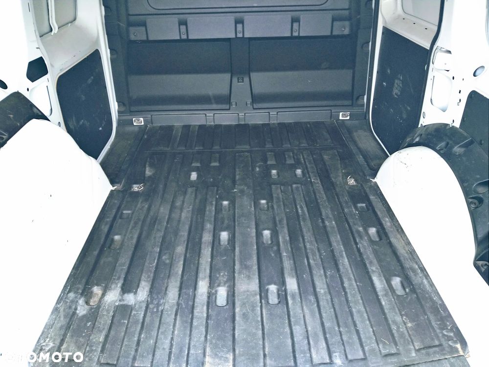 Volkswagen Caddy - 11