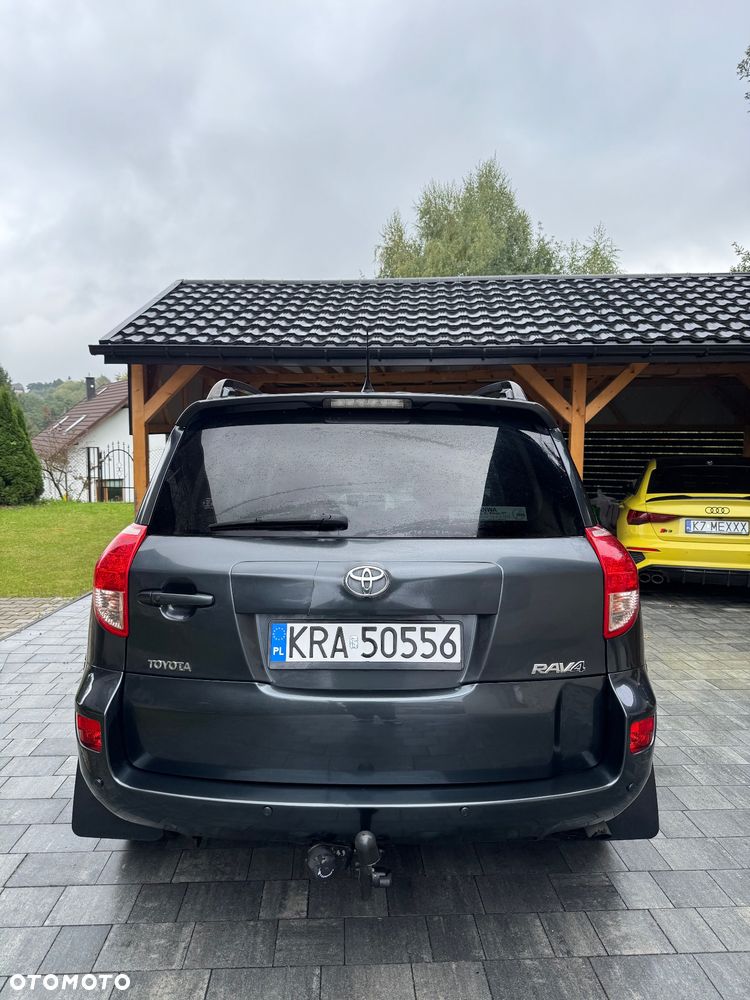 Toyota RAV4 - 6