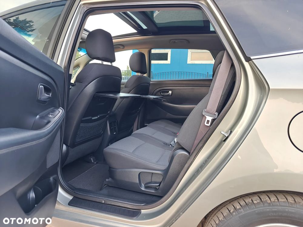 Kia Carens 1.7 CRDi L 7os - 12