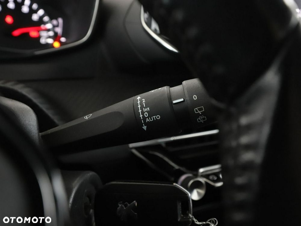 Peugeot 2008 PureTech 100 Active - 32