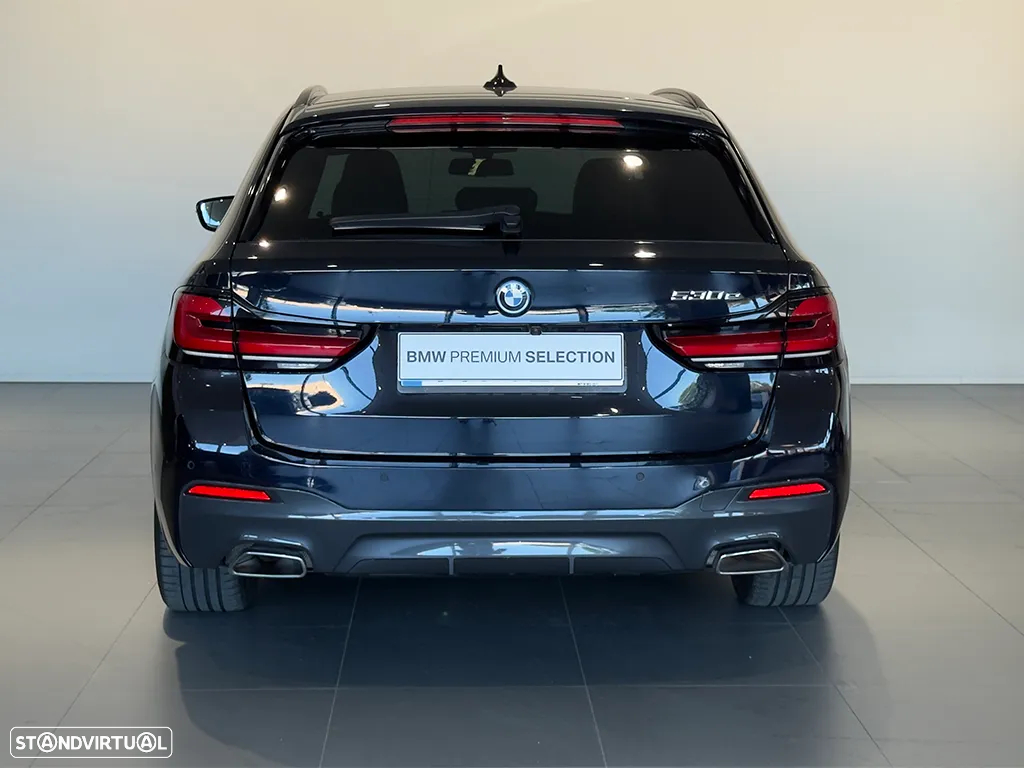 BMW 530 e Pack Desportivo M - 5