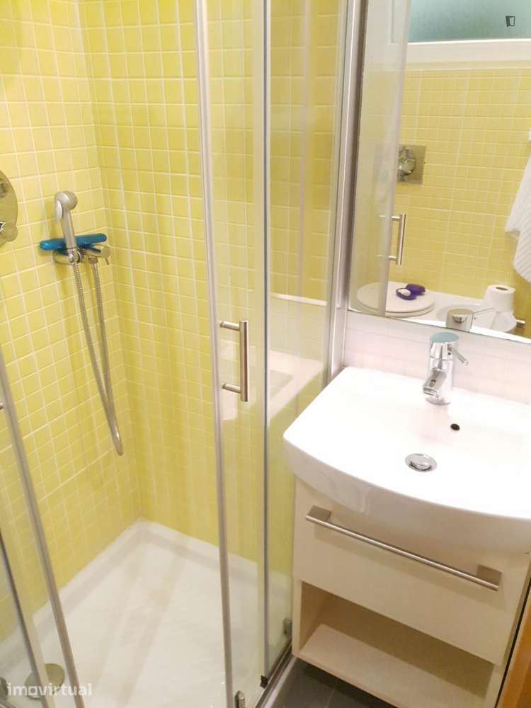 Quarto - localizado em São Sebastião Lisbon - Grande imagem: 5/23