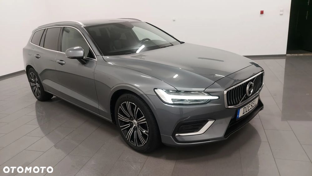 Volvo V60 D4 R-Design - 2