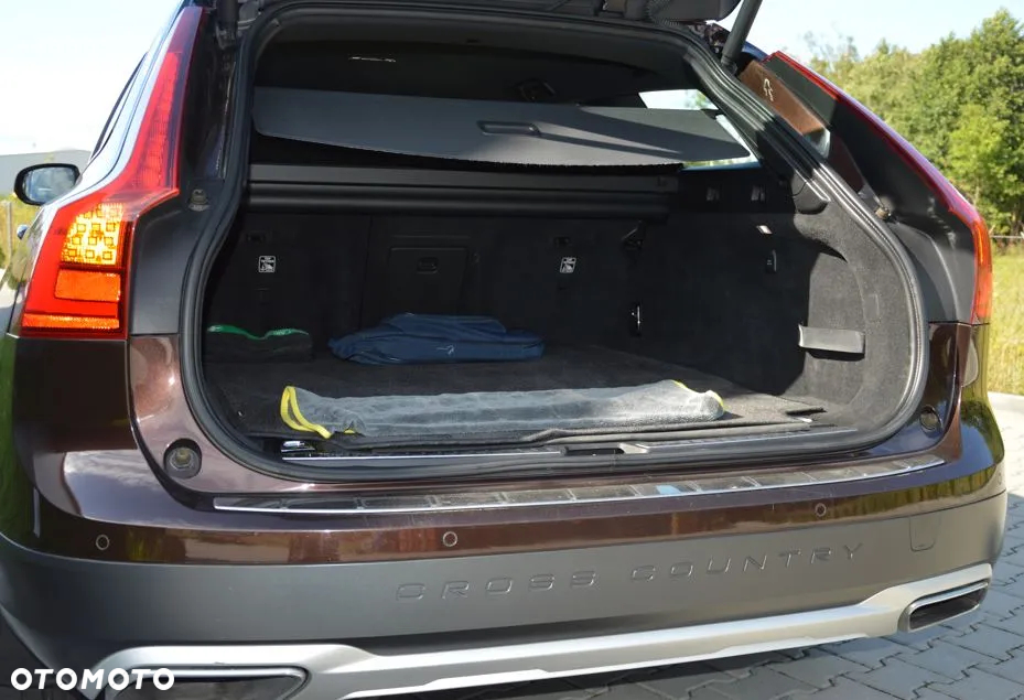 Volvo V90 D5 AWD Momentum - 6