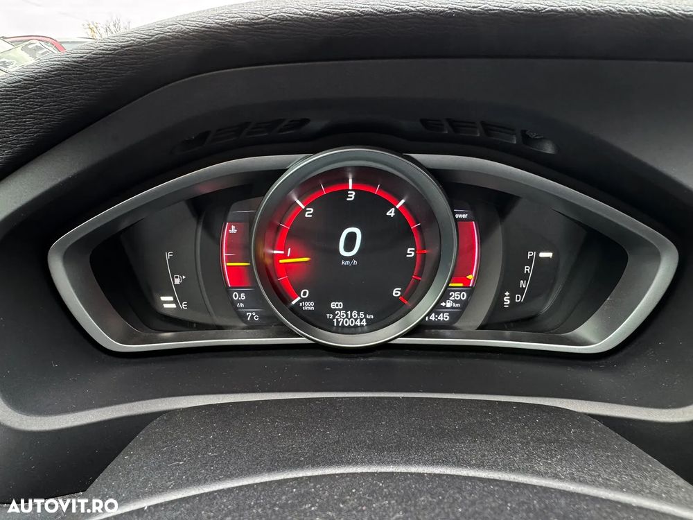 Volvo V40 D2 Aut. Momentum - 11