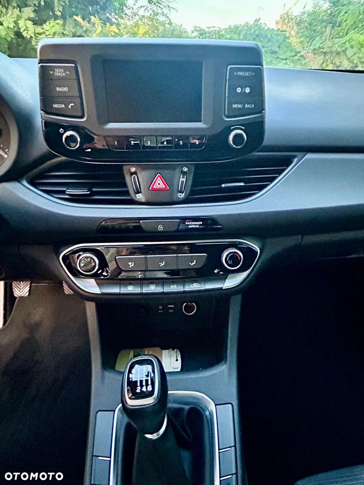 Hyundai i30 1.4 Classic + - 9