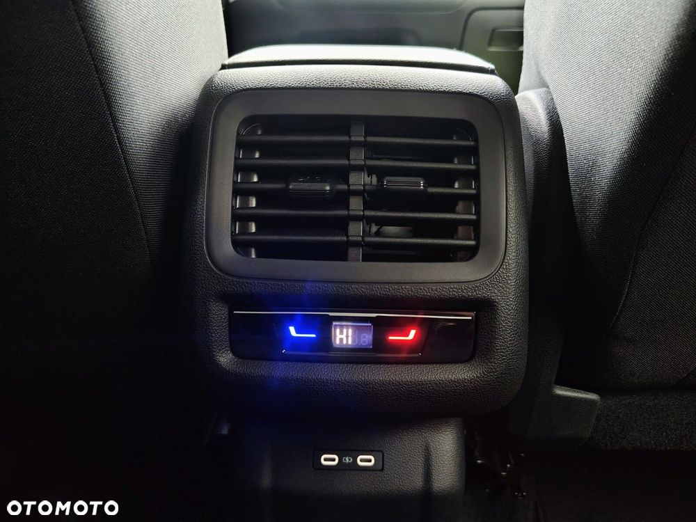 Volkswagen T-Roc - 22