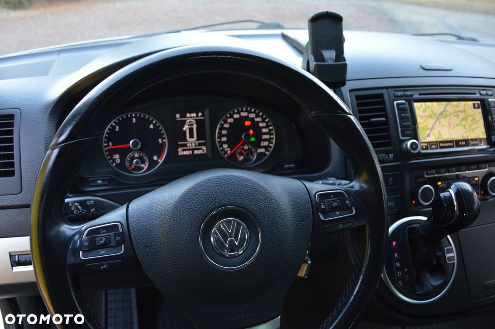 Volkswagen Multivan - 23