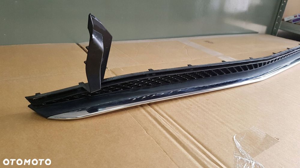 mercedes b - klasa w 246 kratka środkowa + chrom lift ładna! - 3