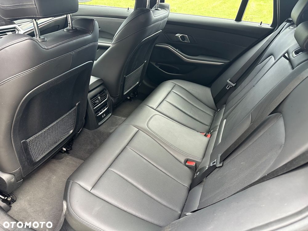 BMW Seria 3 320e PHEV sport - 15