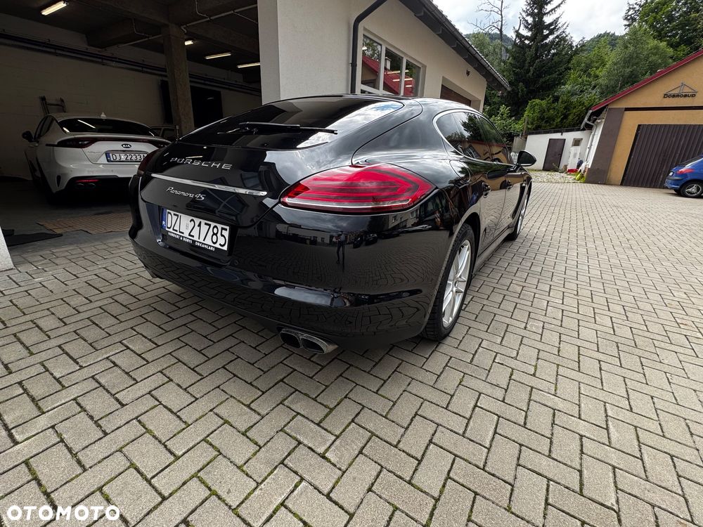 Porsche Panamera 4S - 10