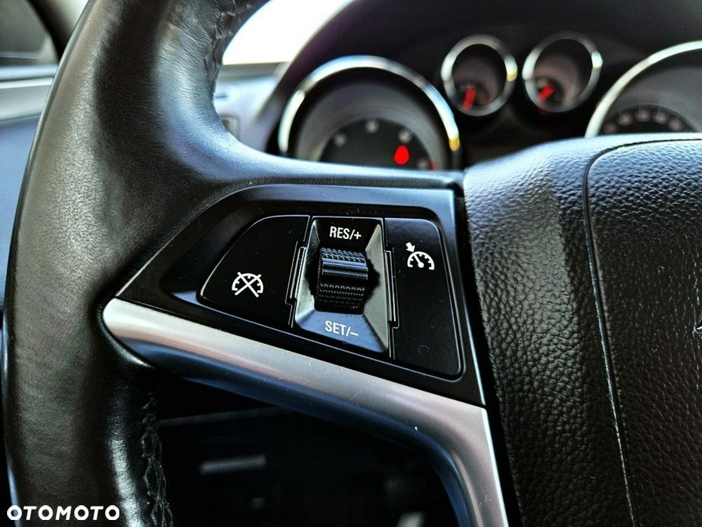Opel Insignia - 16