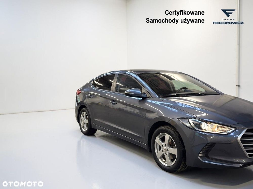 Hyundai Elantra 1.6 Classic Plus - 6