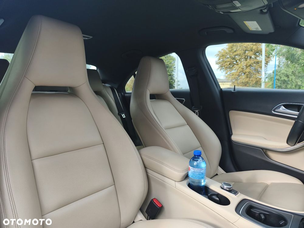 Mercedes-Benz CLA 250 4Matic 7G-DCT AMG Line - 6