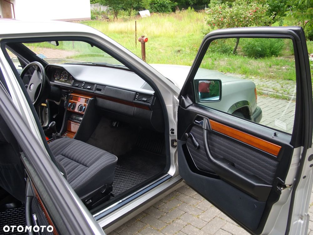 Mercedes-Benz W124 (1984-1993) - 11