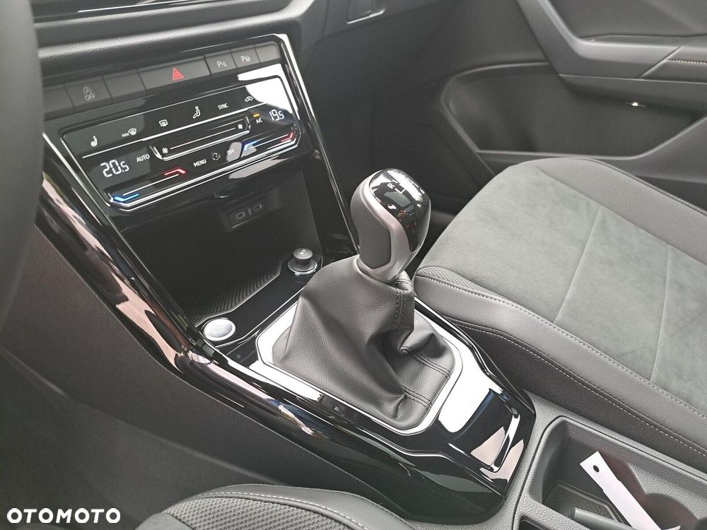 Volkswagen T-Roc - 15