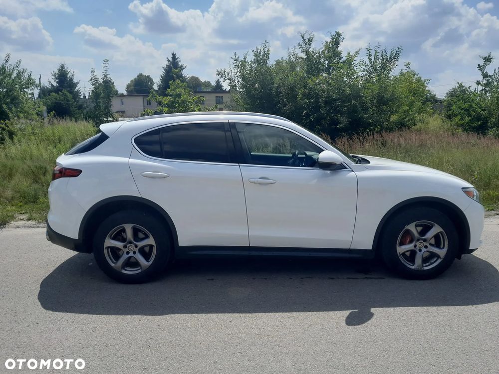 Alfa Romeo Stelvio 2.0 Turbo 16V AT8-Q4 Executive - 3
