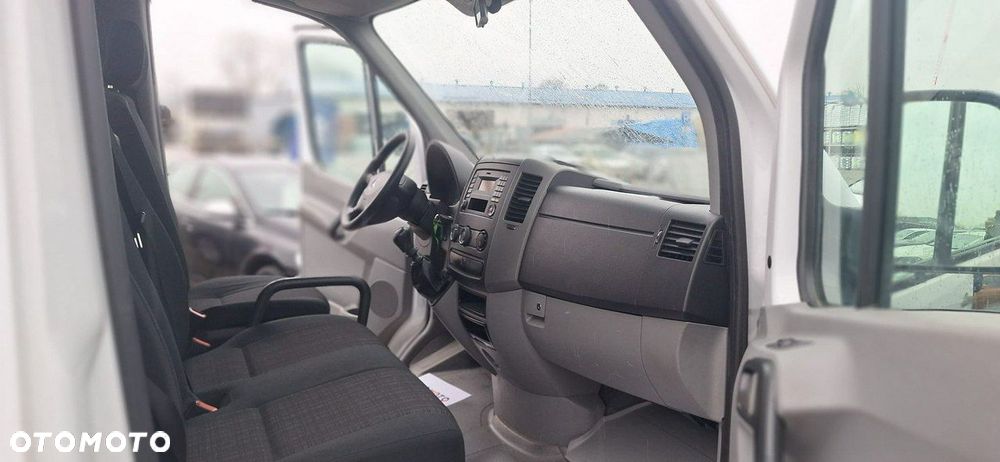 Mercedes-Benz Sprinter - 11