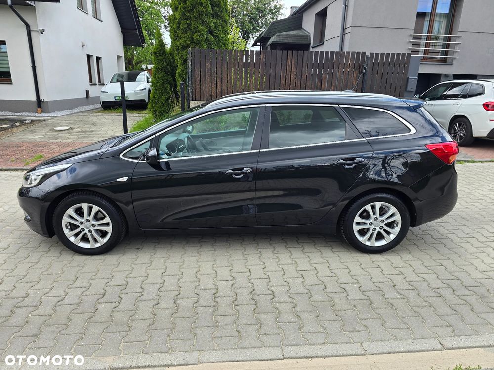 Kia Ceed 1.6 GDI Dream Team Edition - 9
