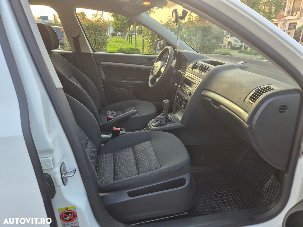 Skoda Octavia 1.6 TDI Ambiente - 10