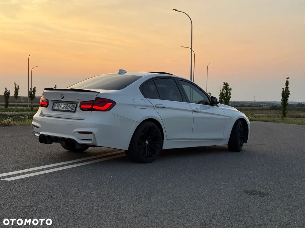 BMW Seria 3 335i xDrive Luxury Line - 7