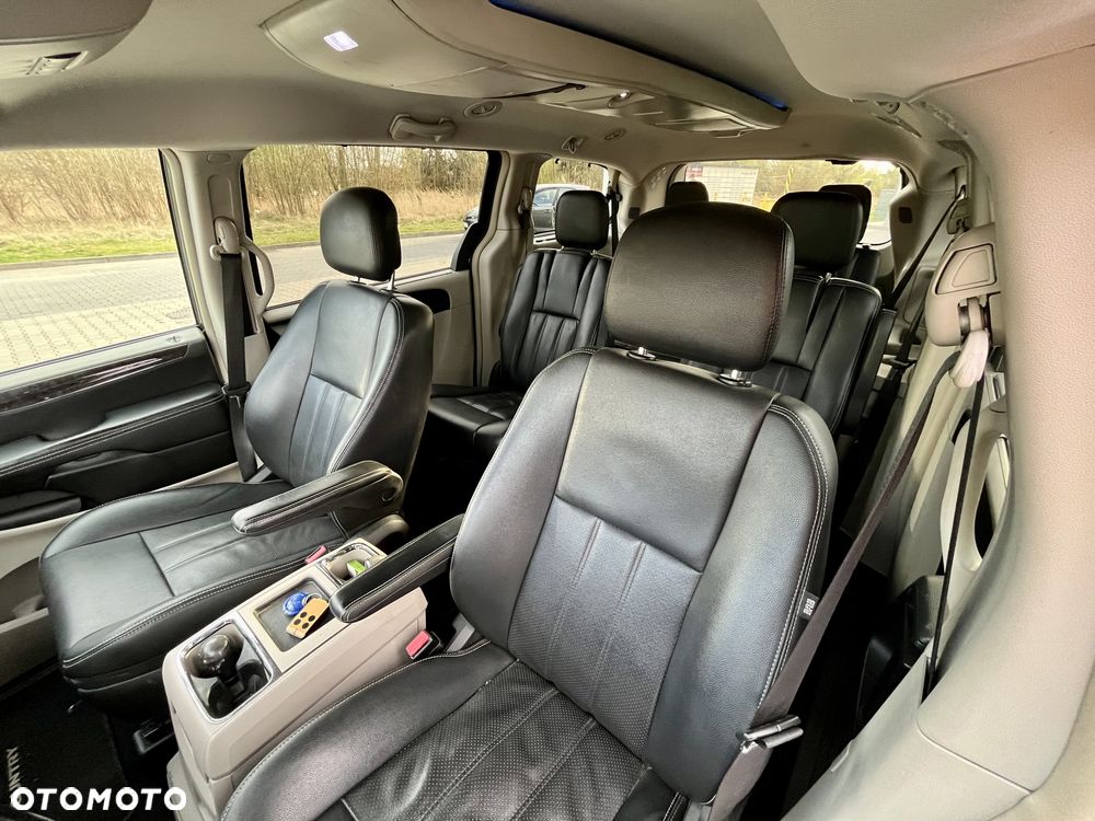 Chrysler Town & Country 3.6 Limited - 4