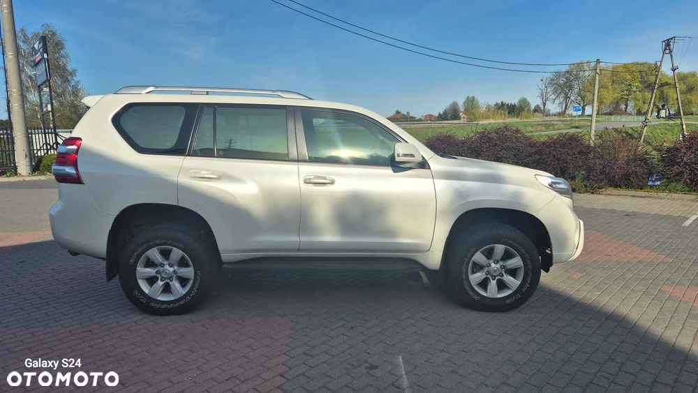 Toyota Land Cruiser - 4