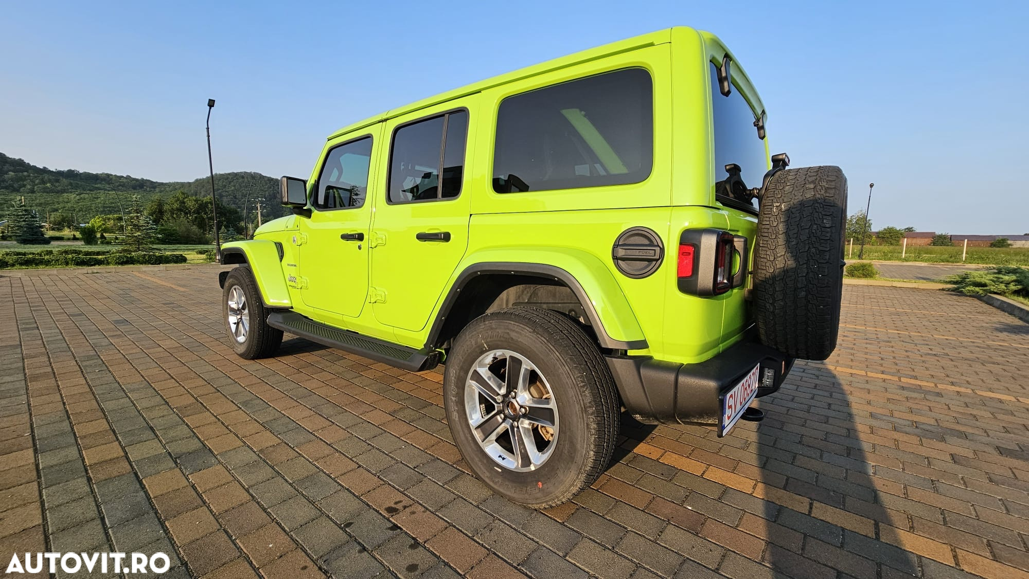 Jeep Wrangler Unlimited 2.0 Turbo AT8 Sahara - 9
