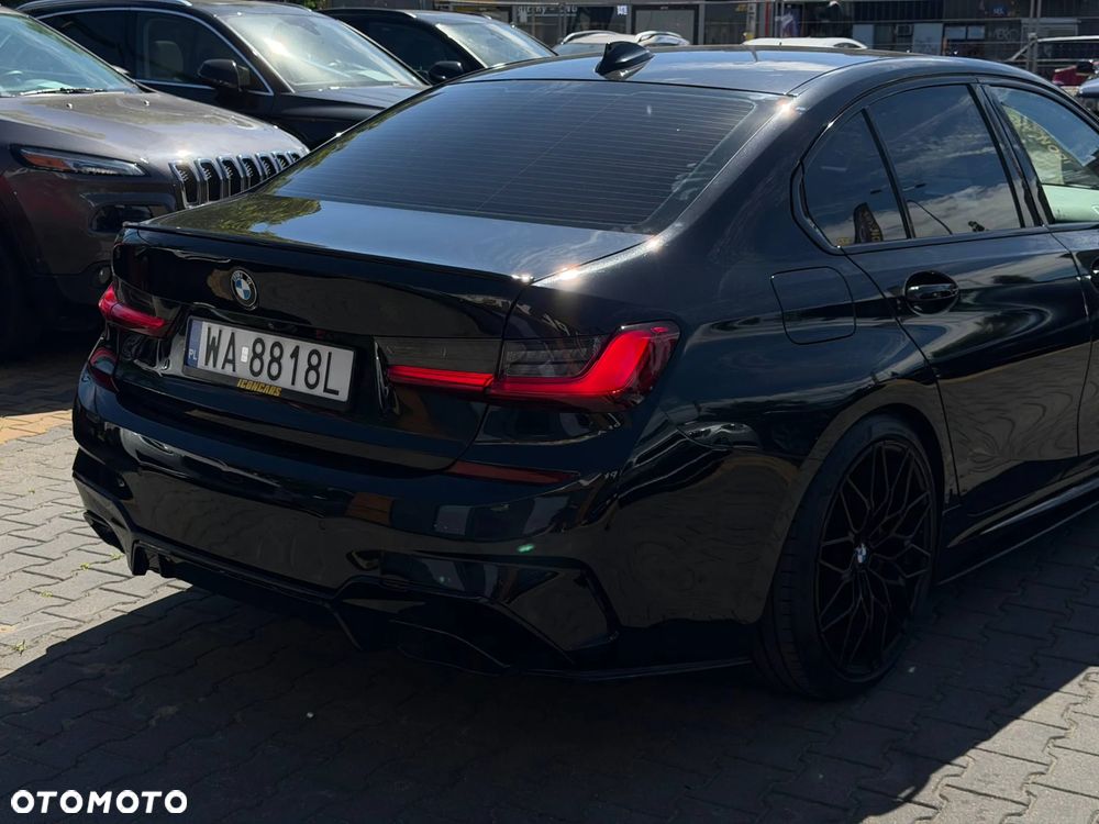 BMW Seria 3 330i M Sport - 9