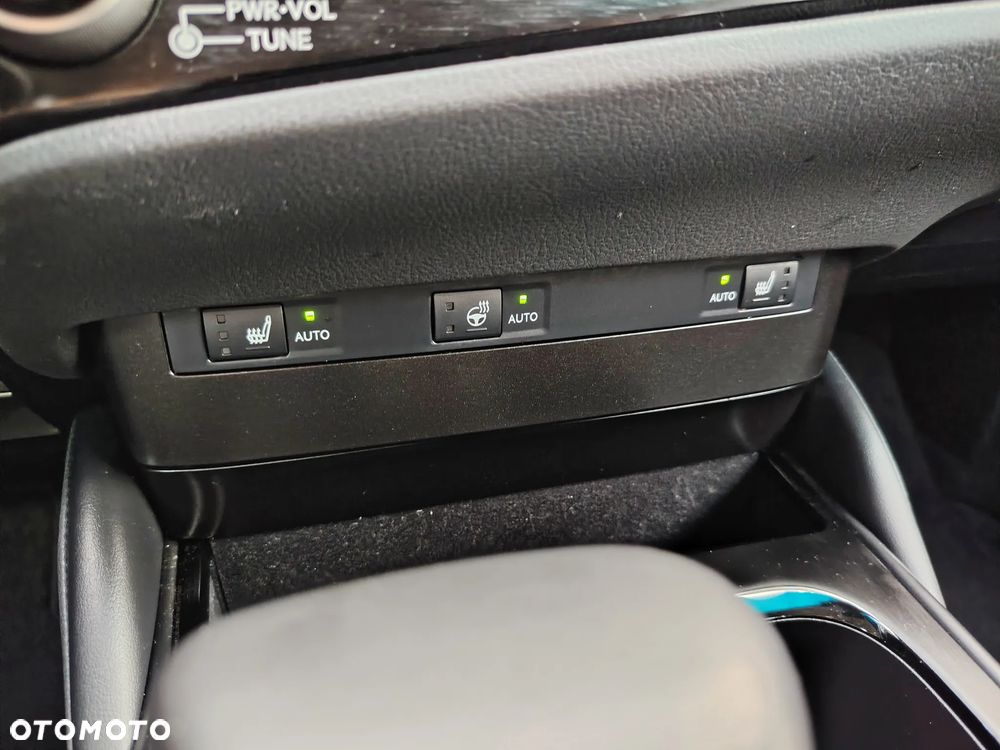 Lexus ES 300h Business Edition - 21