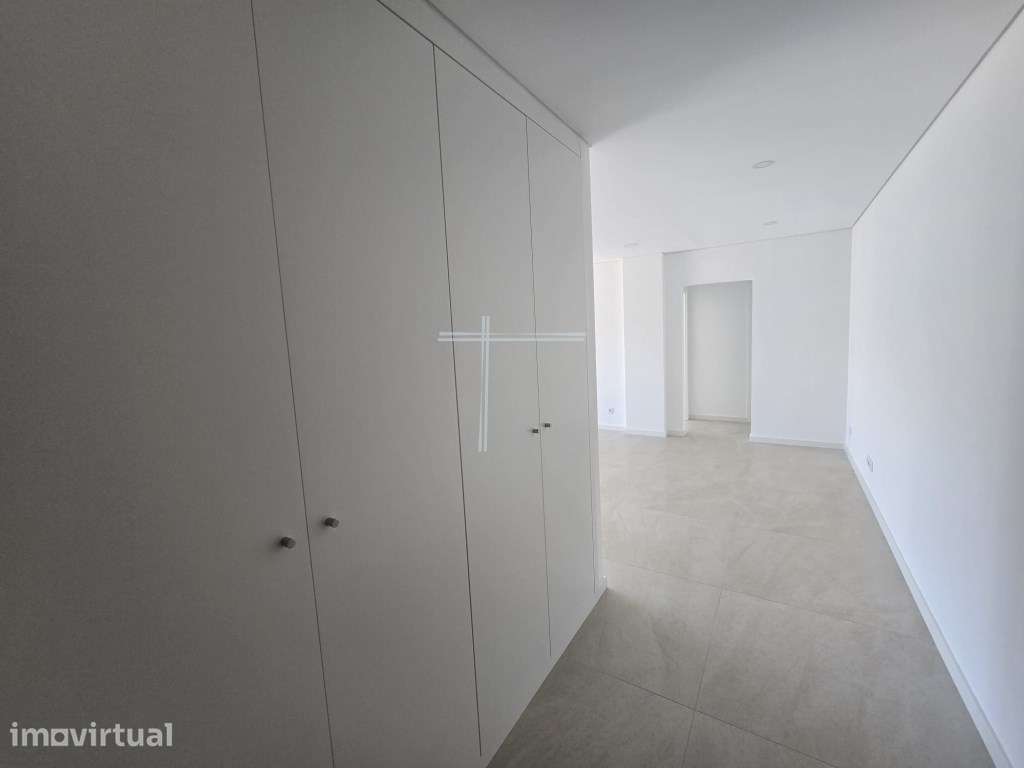 Apartamento T2, com parqueamento para 1 carro e arrecadação - Quint... - Grande imagem: 5/18
