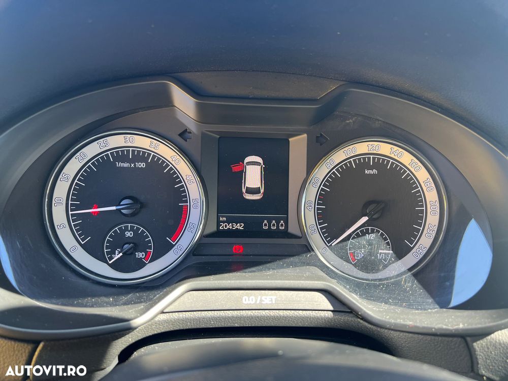 Skoda Octavia 2.0 TDI DSG Exclusive - 10