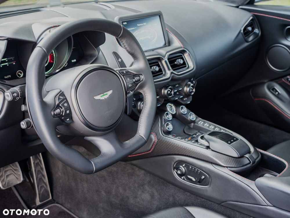 Aston Martin V8 Vantage - 13