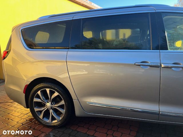 Chrysler Pacifica - 18