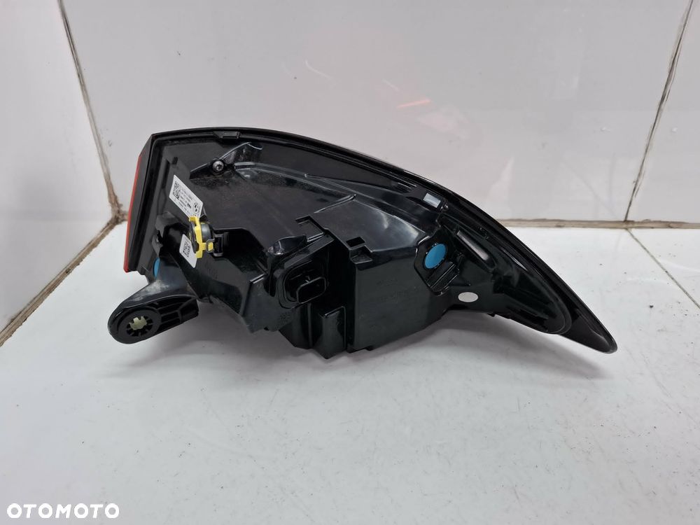 LEWA LAMPA TYLNA TYŁ BMW F70 5A36177 LED - 8
