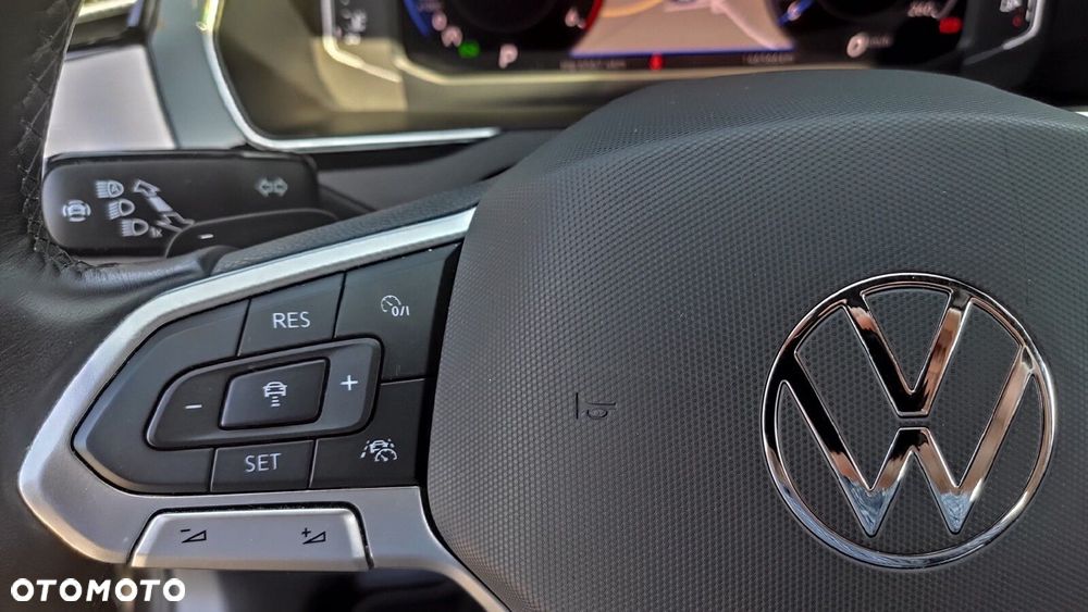 Volkswagen Passat - 13