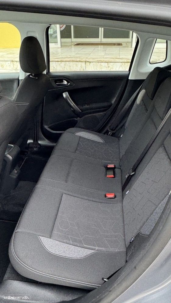 Peugeot 2008 1.2 PureTech Style - 19