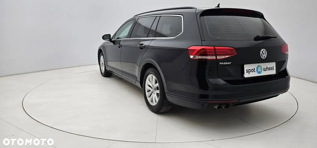 Volkswagen Passat - 3