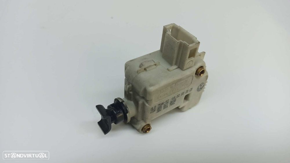 TAMPA DE COMBUSTÍVEL DO MOTOR VOLKSWAGEN TOUAREG (7LA) TDI R5 - 4