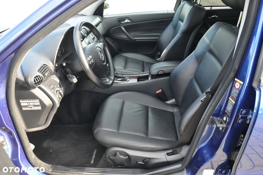 Mercedes-Benz Klasa C 280 7G-TRONIC Classic Sport Edition - 25