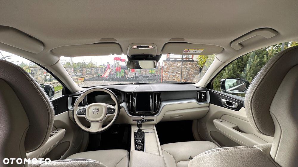 Volvo XC 60 D4 AWD Momentum - 28