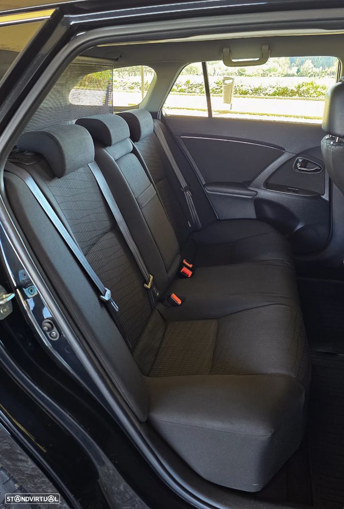 Toyota Avensis SW 2.0 D-4D - 8