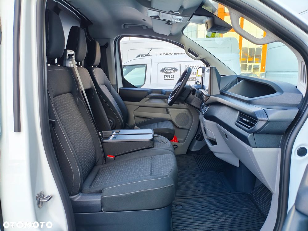 Ford E-Transit Custom - 8