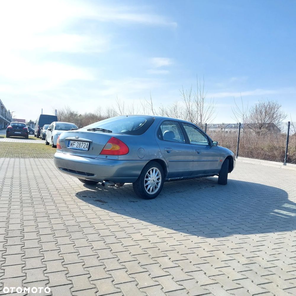 Ford Mondeo 2.5 Ghia - 5