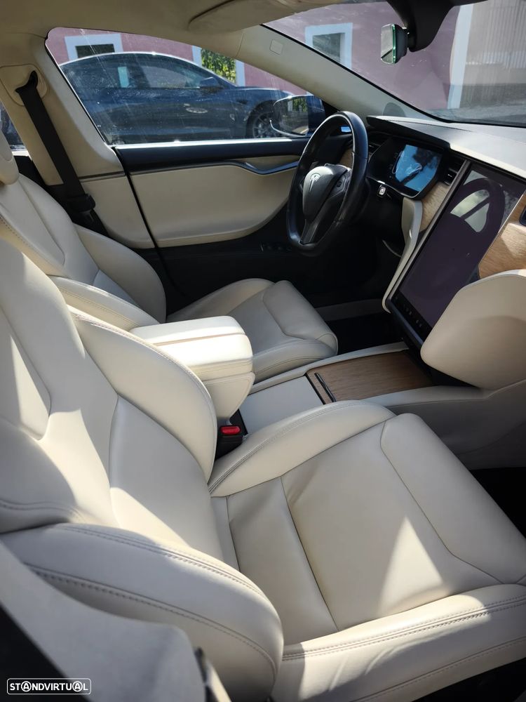 Tesla Model S 75 - 18
